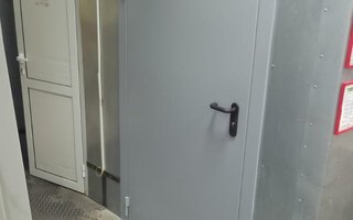 входная противопожарная дверь, модель ПР-20 с тремя петлями